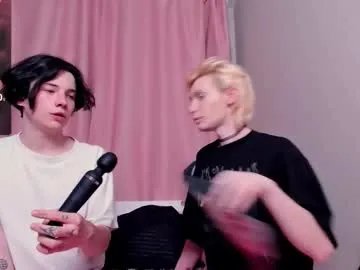 Freechat t3r1yak1_family on Chaturbate