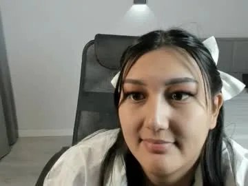 Freechat yunamini on Chaturbate