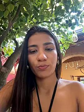 -juicy_ — They suck my tits in the park