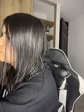 2Angela_ on StripChat