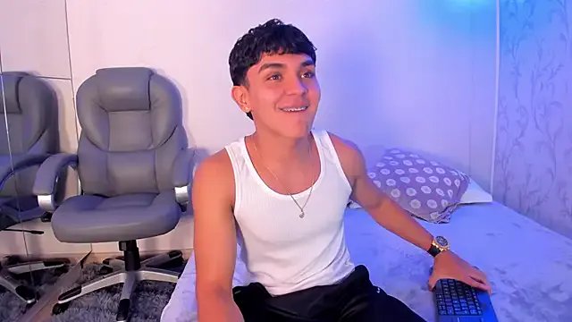 _TaylorBlack on StripChat