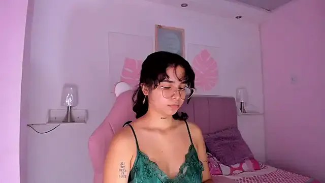 _vaiolet_owo on StripChat