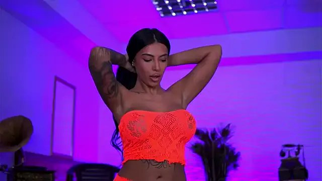 AishaaDevoe on StripChat