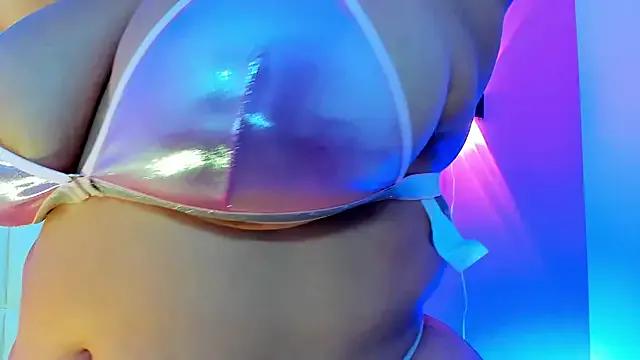 Freechat Alanna_hot3 on StripChat