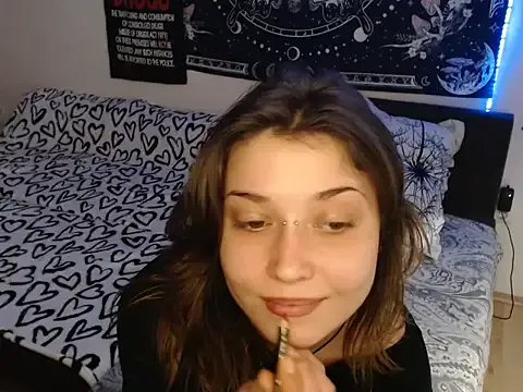 AlienforTwenty — suck dildo