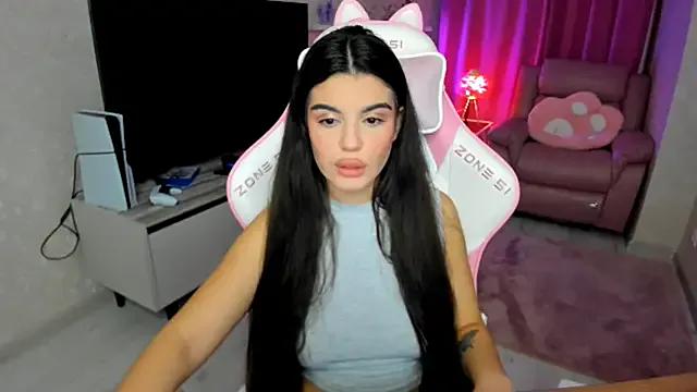 Freechat AlluringAriel on StripChat