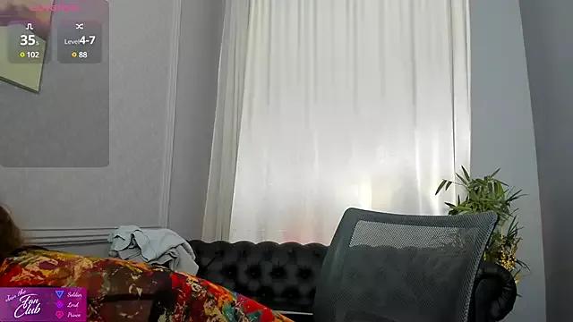 Freechat Amber_Foks on StripChat