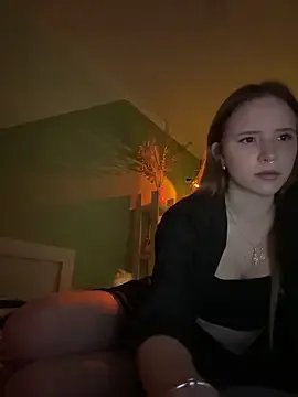 Freechat ameliamooon on StripChat