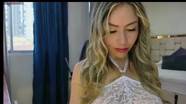 Freechat Ammy_Castro on StripChat