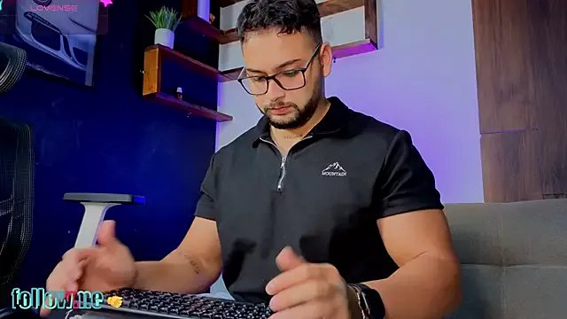 Andrew_Brown on StripChat