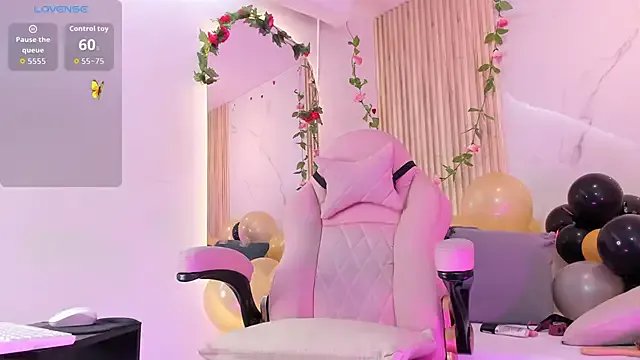 Aria_montgomeri on StripChat 