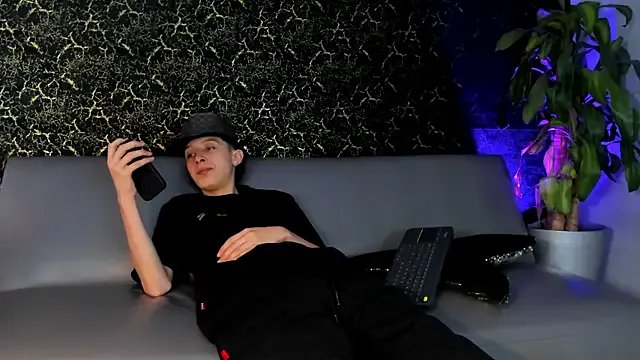 ArthurCox on StripChat