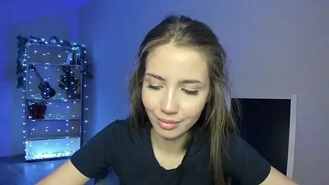 Aurora_Glow21 on StripChat