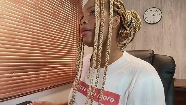 Freechat AuroraBrow on StripChat