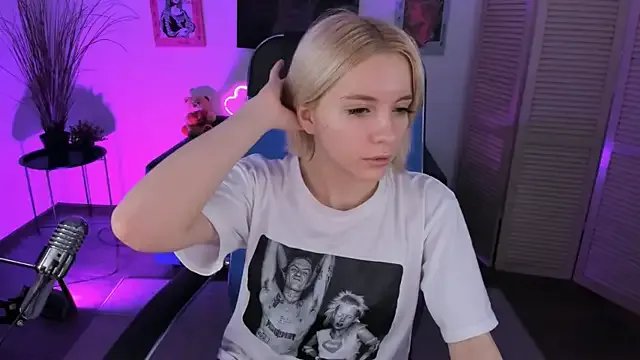 AuroraWrenfield on StripChat