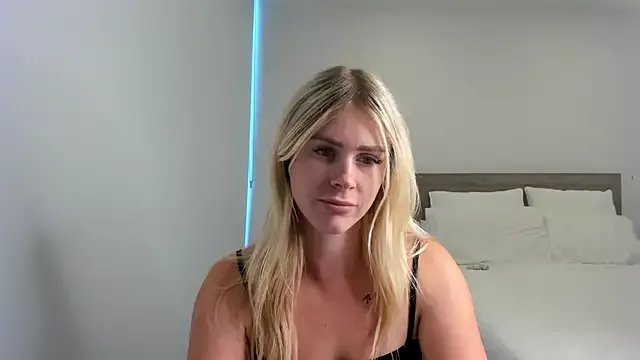 aus_queen on StripChat
