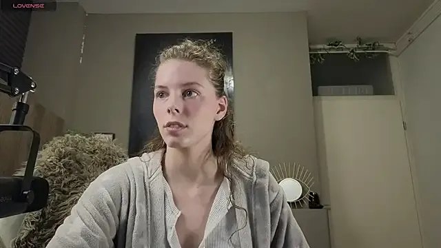 Freechat AyreenMoore on StripChat