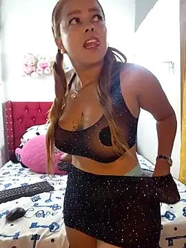 Freechat bella_exotichot_ on StripChat