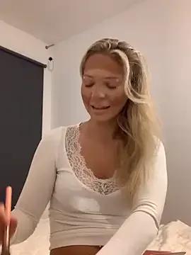 Freechat Bellablows on StripChat