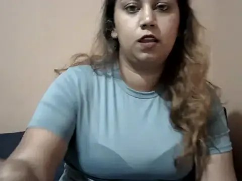 bellachow10 on StripChat