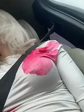 blondegirlx — Boob flash public