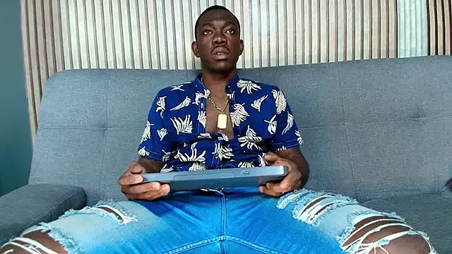 bro_friends on StripChat