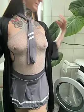 BrownieyQueen — Flash Titts- LT Toy Control 3min