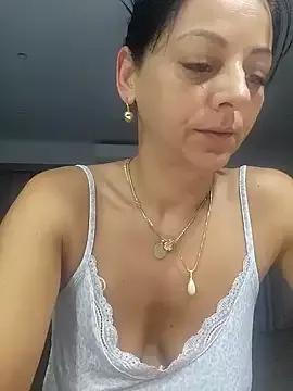 Freechat bruneta_sexy23 on StripChat