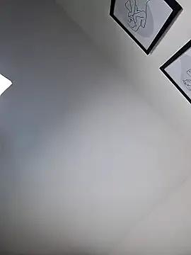 bustytemptress1 on StripChat