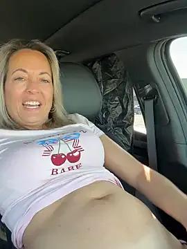 Freechat Cherry-red-xo on StripChat