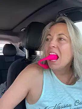 Freechat Cherry-red-xo on StripChat