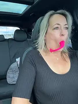 Freechat Cherry-red-xo on StripChat