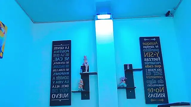 CHLOE_THUNDERS on StripChat