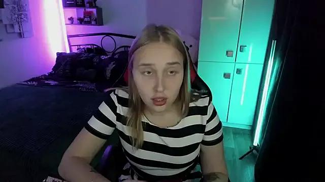 Freechat CrazyBitchInLace on StripChat