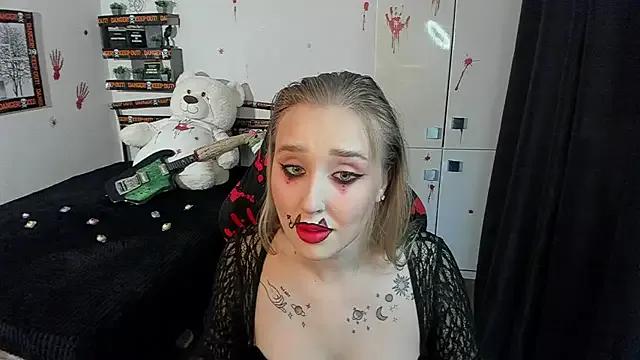 Freechat CrazyBitchInLace on StripChat