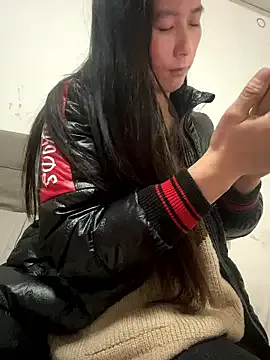 Freechat crhong666 on StripChat