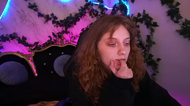 CuteeFoxy on StripChat