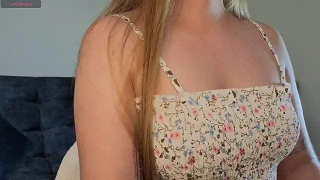 DannaCouper_ — Flash boobs