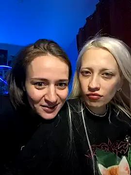 Freechat Dooubletroublee on StripChat