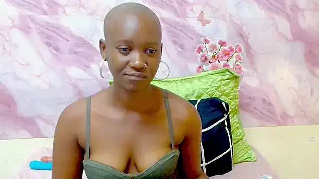 EbonyOlive69 on StripChat