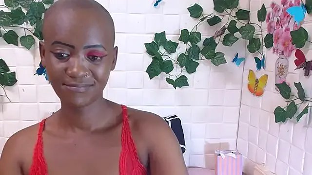EbonyOlive69 on StripChat