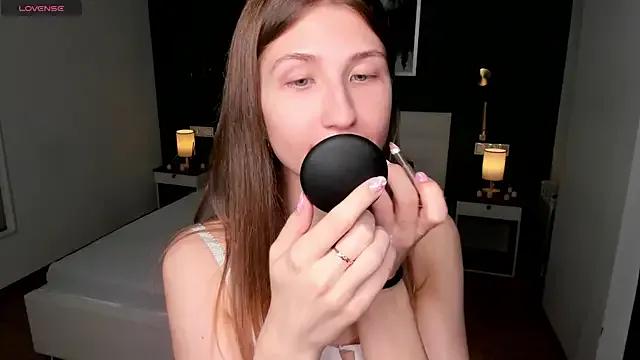 EditaBand — tease u with flash nipples close-up