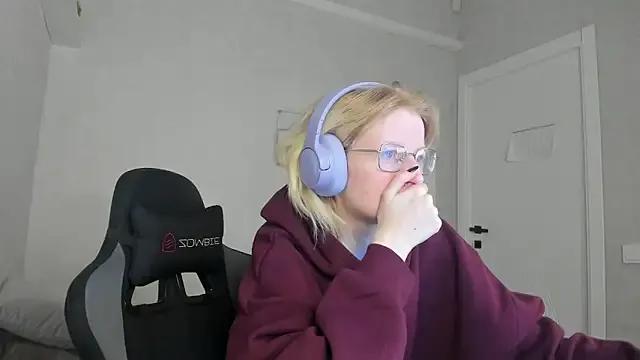 ElizabethHarpper — show outfit