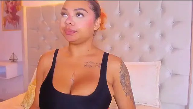 Freechat Eloisa_cleavage_ on StripChat