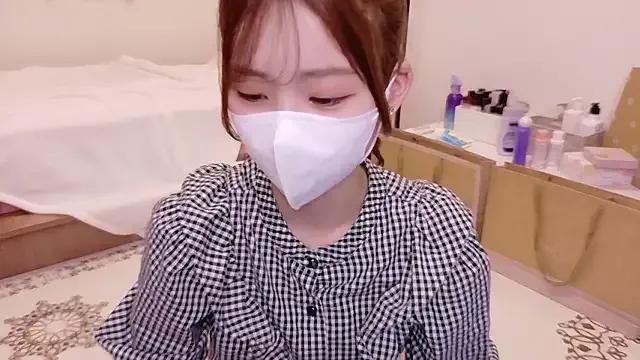 Group Ema_o0_chan on StripChat