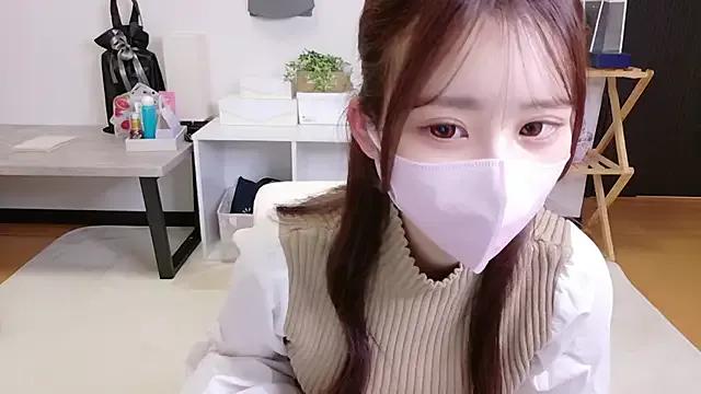 Group Ema_o0_chan on StripChat