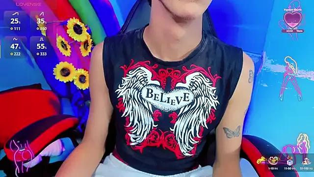 emelly_horny_ on StripChat 