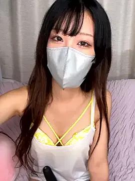 Freechat emiiiii1001 on StripChat