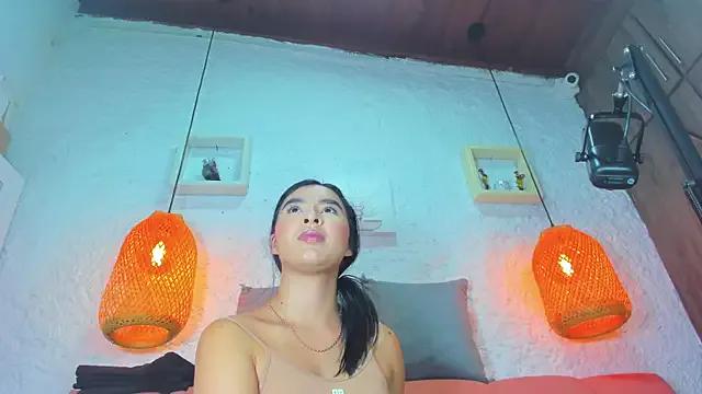 Freechat emiily_s on StripChat