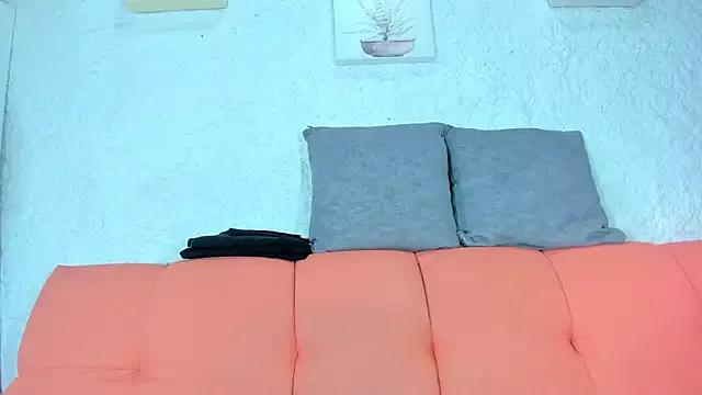 Freechat emiily_s on StripChat